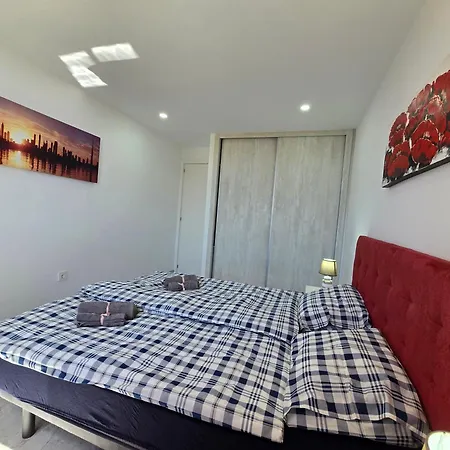Eden Mit Beheiztem Pool, Luxurioese Ausstattung Mit Marmorboden, Marmorbadezimmer Apartment