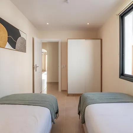 Apartment 2 Bedroom Luxury With Sea View In Cristianos