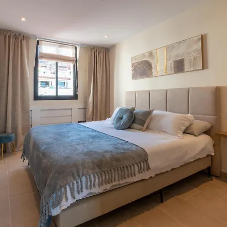 2 Bedroom Luxury With Sea View In Cristianos *