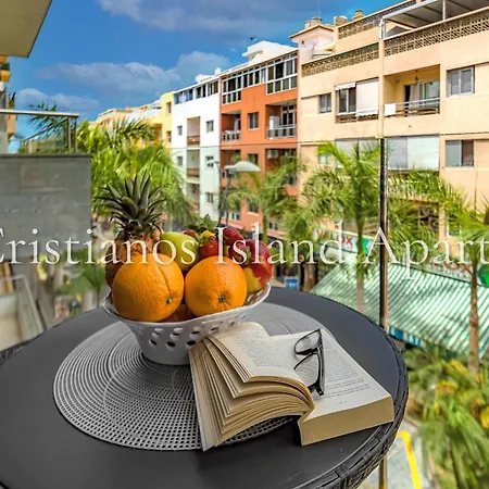 Cristianos Island * Los Cristianos (Tenerife)