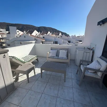 Sea View Penthouse With Large Terrace Apartamento