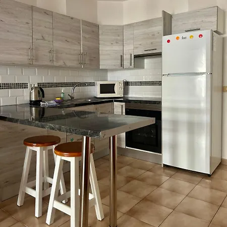 One Bed, Large Balcony In Castle Harbour C103 * Los Cristianos (Tenerife)