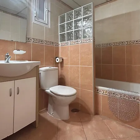 Apartment One Bed, Large Balcony In Castle Harbour C103 *