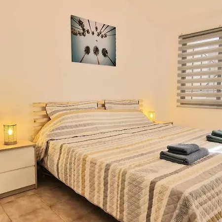 Apartment Spacious 3-bedroom Duplex With Heated Pool & Ocean View In Cristianos, Arona *