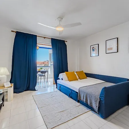 Cristianos With Large Terrace & Heated Pool Apartment