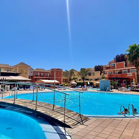 Sunny & Heated Pool Apartment Los Cristianos (Tenerife)