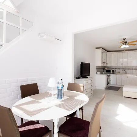 Diamantes 26 - One Bed * Los Cristianos (Tenerife)