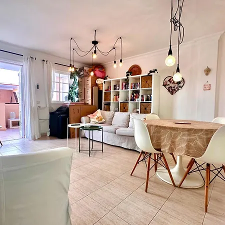 Apartment Heights Cristianos With Pool