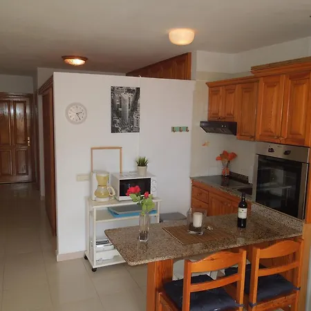 Apartment Playa Las Vistas 2 *