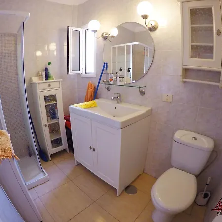 Los Cristianos Sea View Apartment *