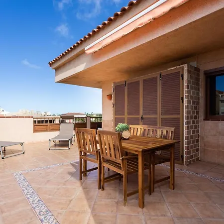 Aticos Cristianos Apartment