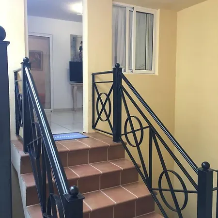 Unique Great Floor By The Ocean With Open Terrace. Separate Entrance. Adults Only *
