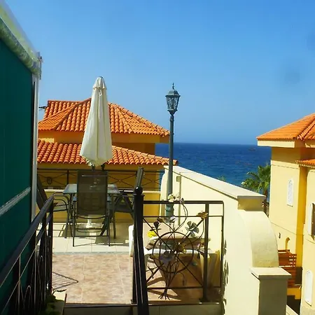 Unique Great Floor By The Ocean With Open Terrace. Separate Entrance. Adults Only *