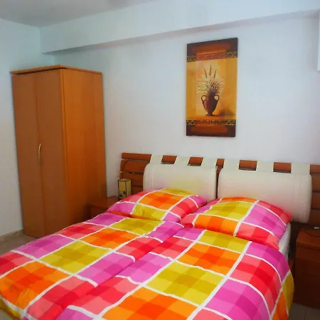 Unique Great Floor By The Ocean With Open Terrace. Separate Entrance. Adults Only *