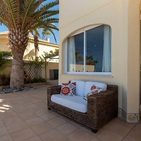 Exclusive On The First Line Of The Ocean With A Private Heated Pool Villa *