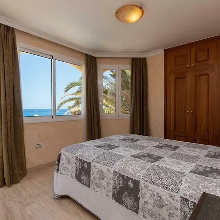 Exclusive On The First Line Of The Ocean With A Private Heated Pool Los Cristianos (Tenerife)