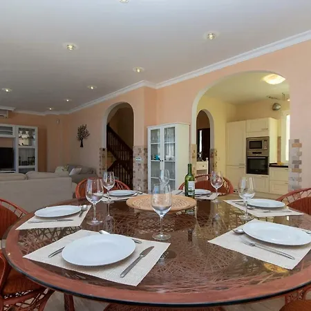 Exclusive On The First Line Of The Ocean With A Private Heated Pool Villa