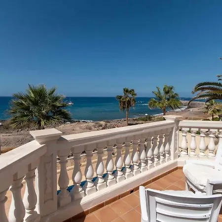Exclusive On The First Line Of The Ocean With A Private Heated Pool