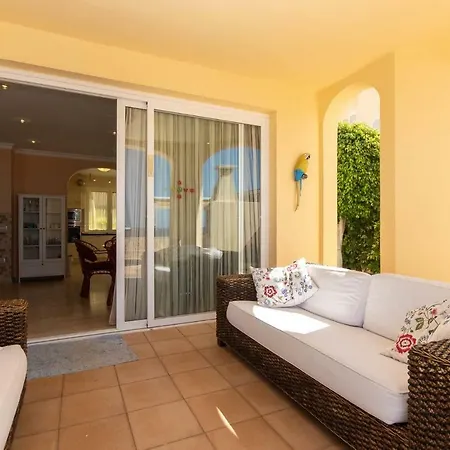 Villa Exclusive On The First Line Of The Ocean With A Private Heated Pool *