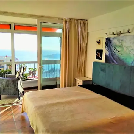 Ocean View Playa Los Cristianos Beachfront Apartment Los Cristianos (Tenerife)