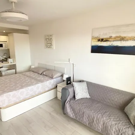 Floor, Panoramic Studio, Heated Pool Apartment Los Cristianos (Tenerife)