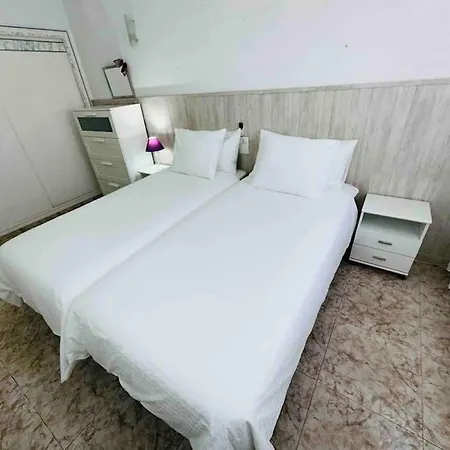 Vistas Cristianos 2 Swimming Pools Apartment *
